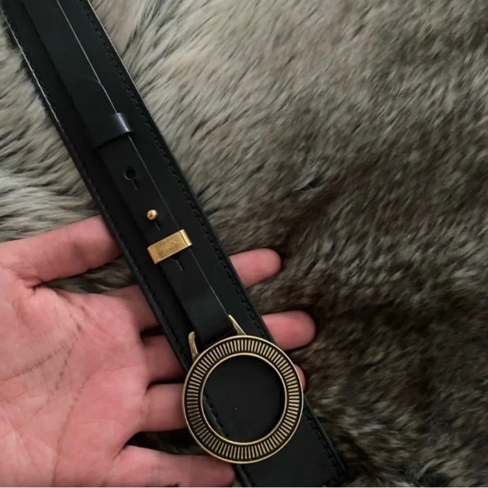 Burberry Black Belt with Gold Circular Buckle - Picture 3 of 5